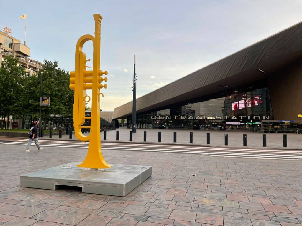 Firma Buitelaar - productvergroting 3D - XXL Blow up - Trompet geel