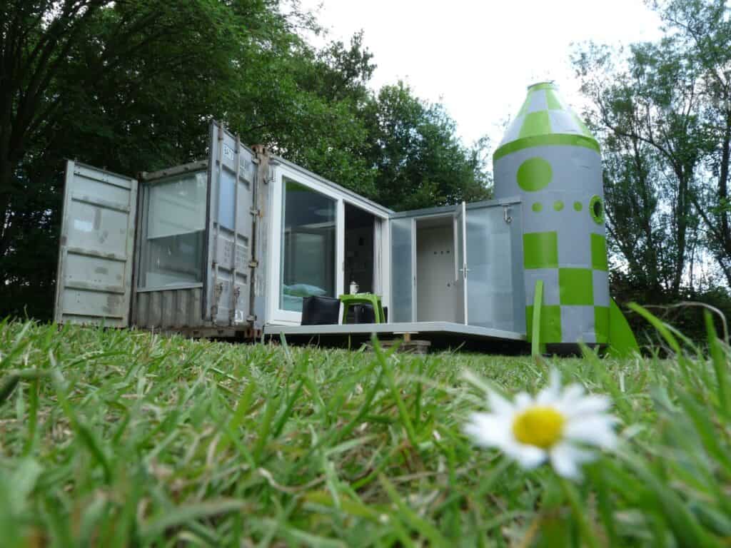 Firma Buitelaar - Vreemde Vogel Vlaardingen Spacemees buitenverblijf